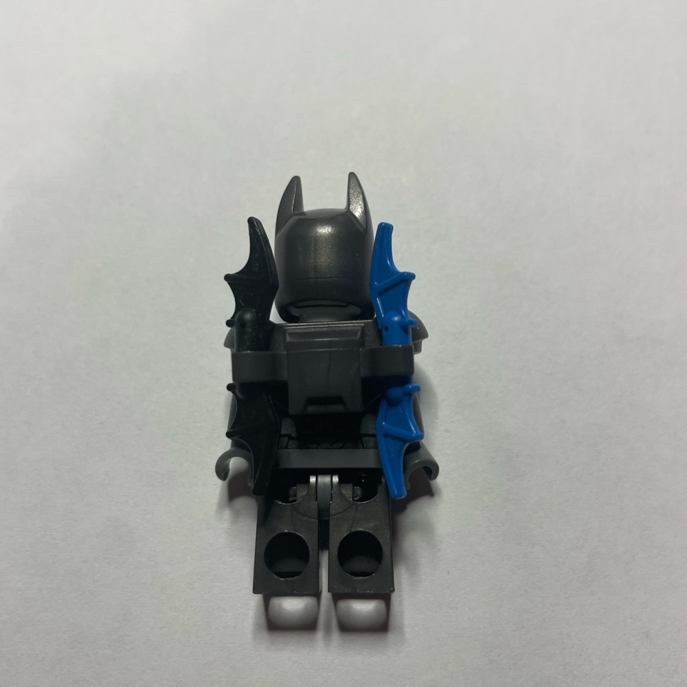 Lego DC Super Heroes Armored Batman Minifigure 76044 V2 - Picture 2 of 2